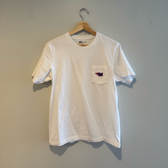 UNIQLO UT Keith Haring White Pocket T-Shirt - Size S - Picture 1 of 3